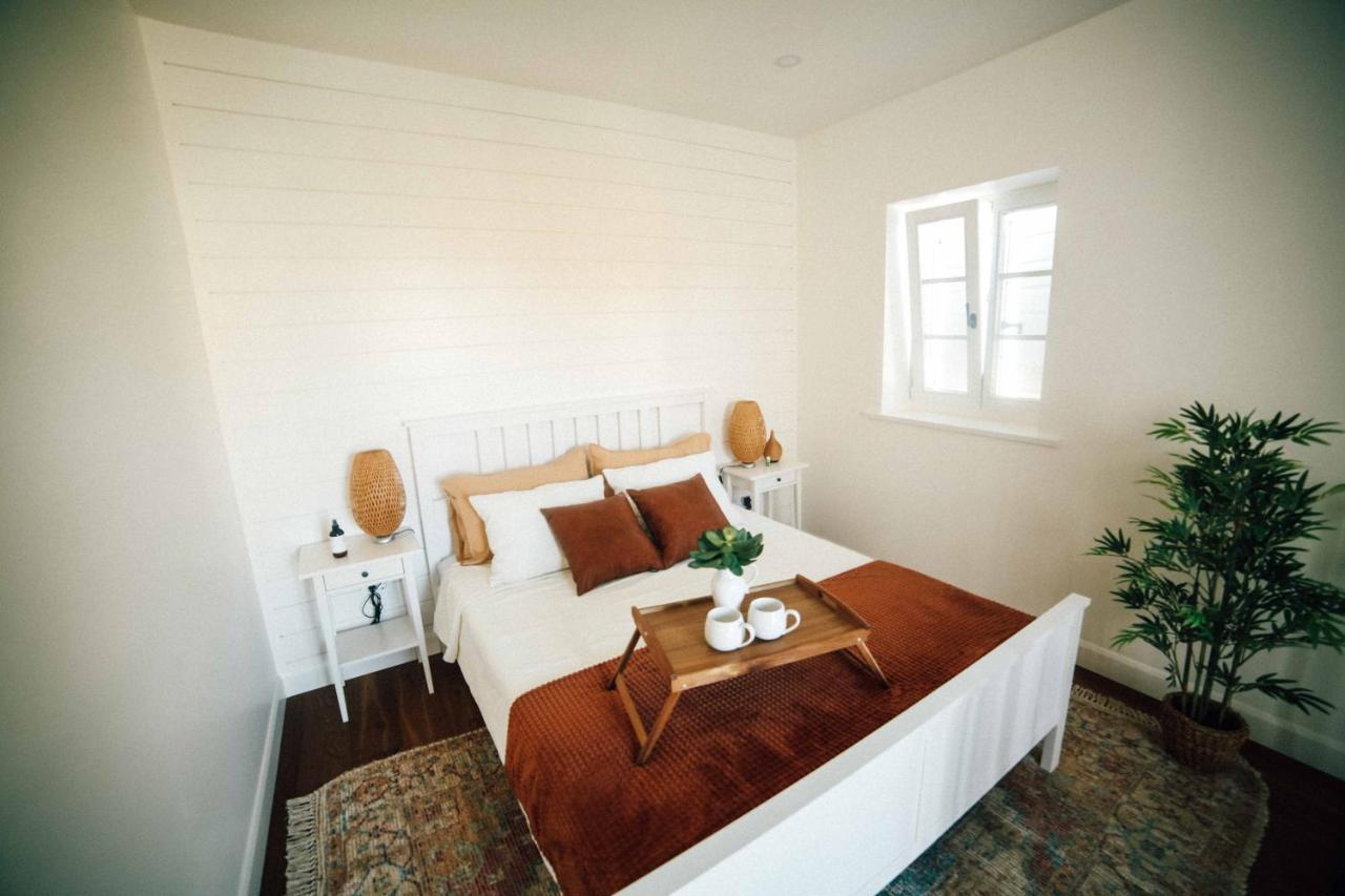 Apartment Seafront House - First Row To Sea *