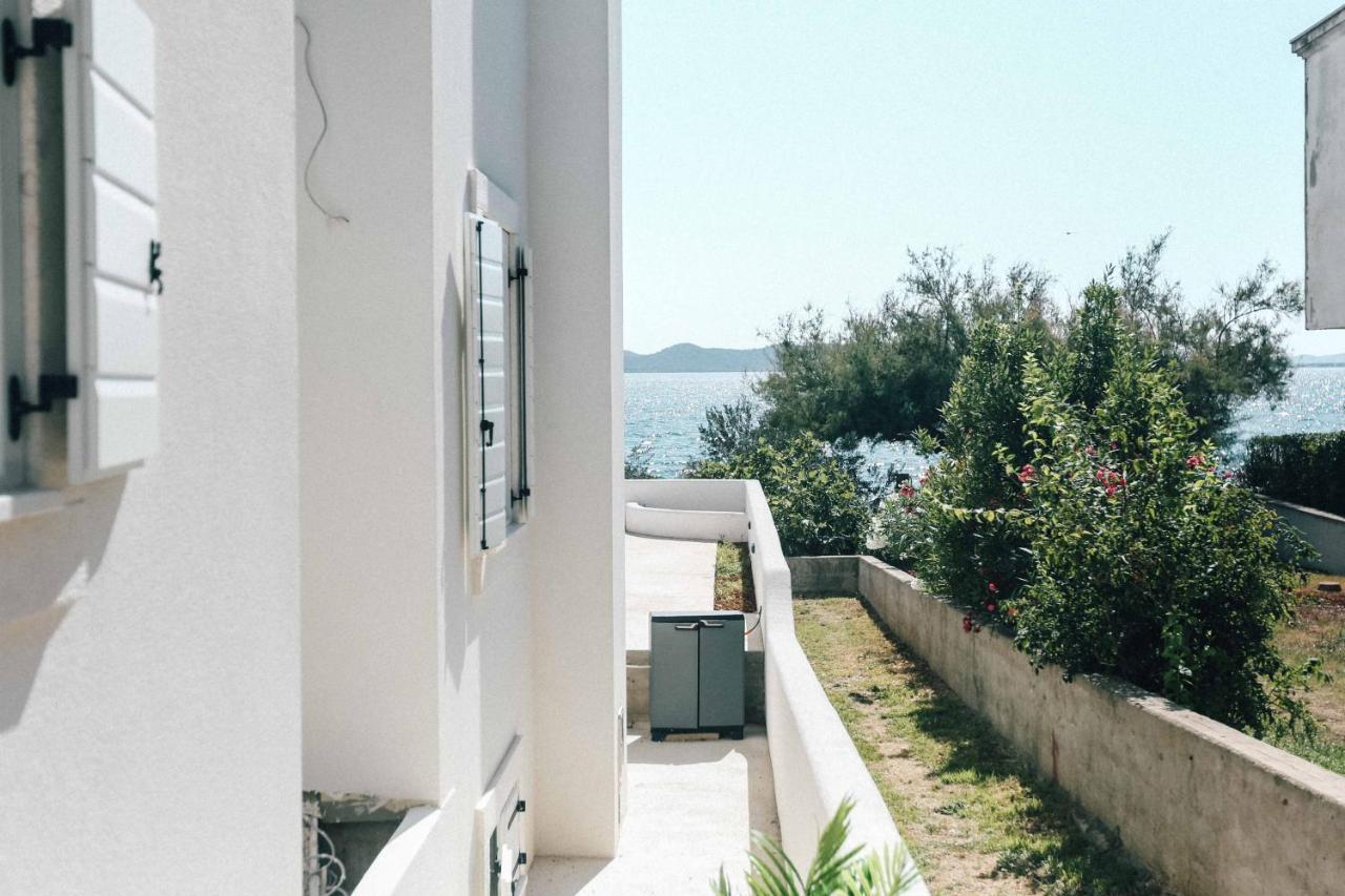 Seafront House - First Row To Sea *